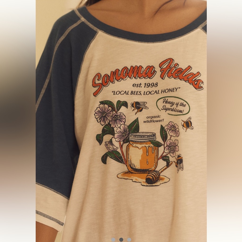 NWT - Oversized Graphic
Sleep T-Shirt - Picture 2 of 3